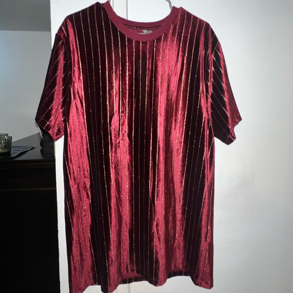 ASOS men’s XL velvet maroon and gold striped shirt